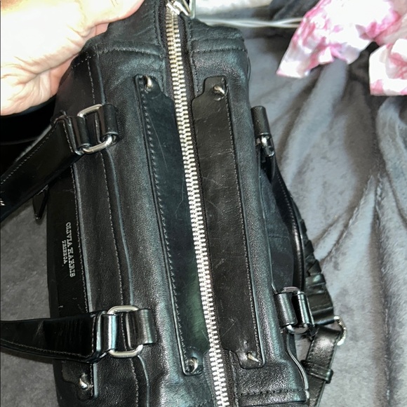 Olivia Harris Black Leather Duffel Bag with Modern Chain-Link Design - Picture 9 of 16